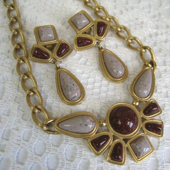 Avon Vintage Desert Sands Statement Necklace And Earrings Gold-Tone Faux Stone - Picture 1 of 11